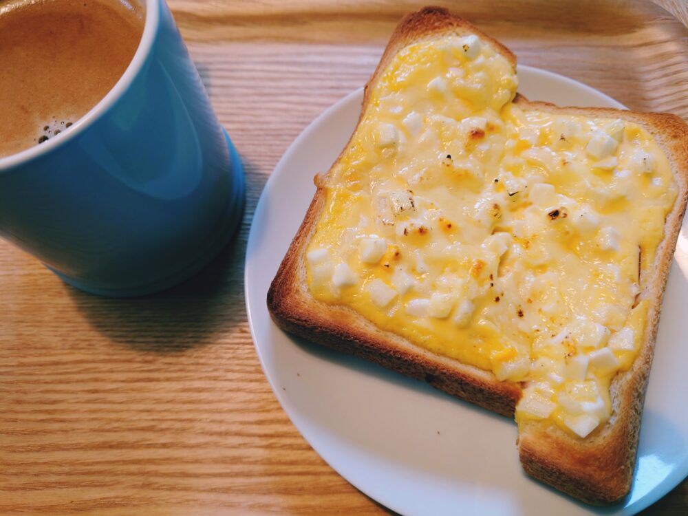 余ってしまったタルタルソースで作った朝食