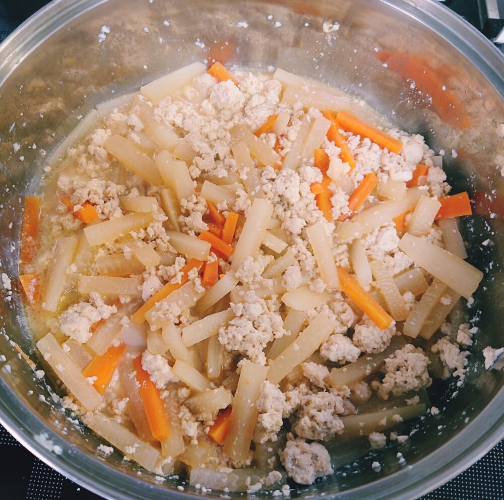 【大分県臼杵市の郷土料理】魚の風味かおる「黄飯かやく」我が家のレシピ