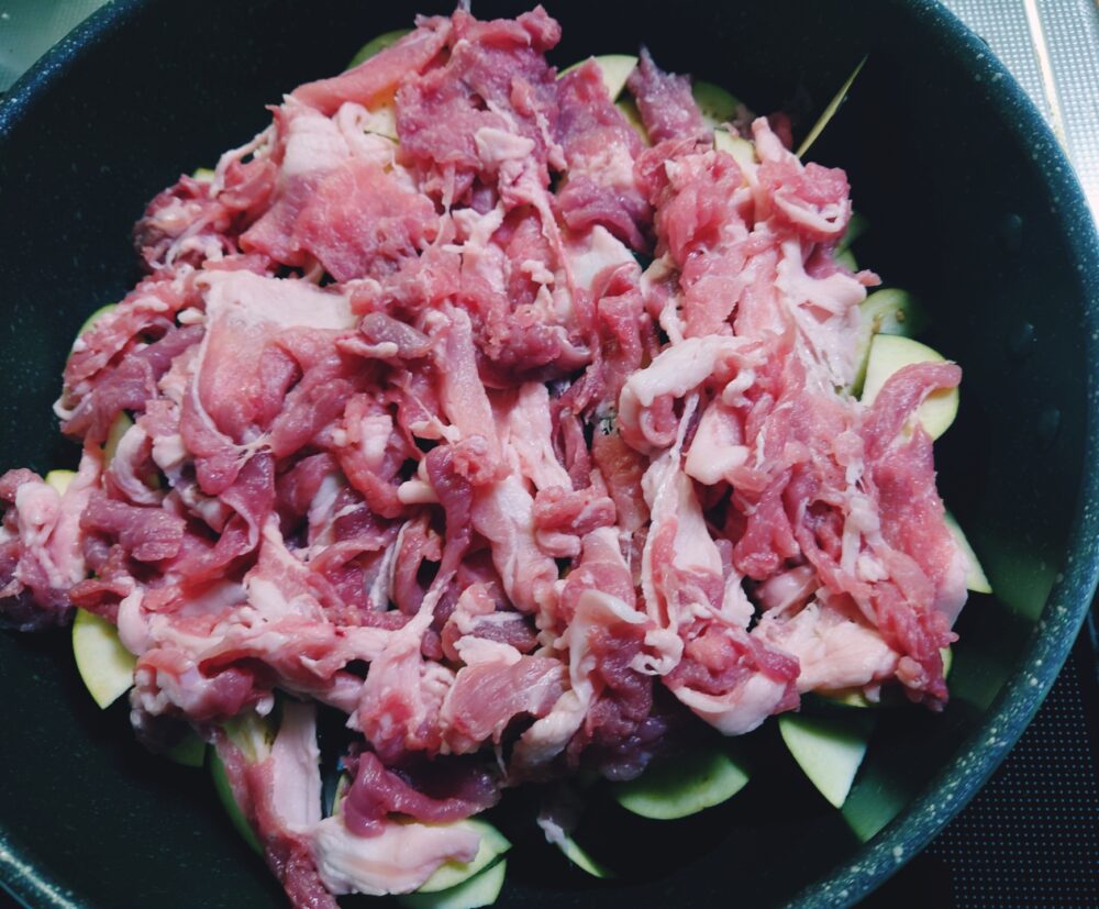 【簡単レシピ】とろとろナスと豚こまのオイスターソース炒め　作り方５
