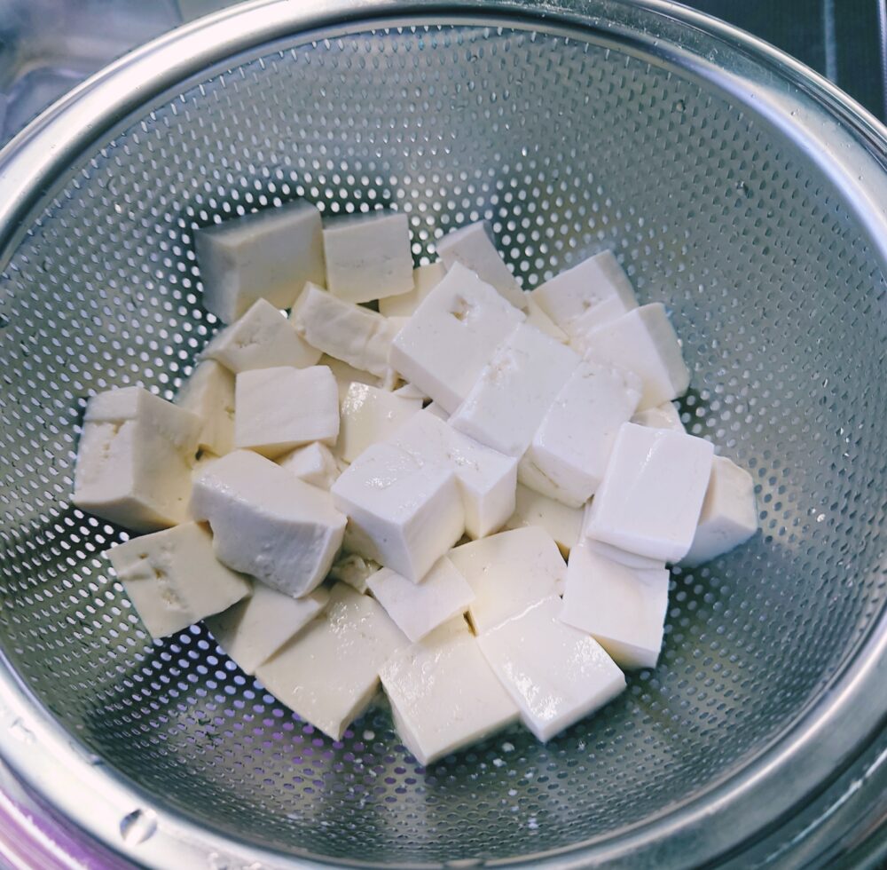 【簡単レシピ】手軽に本格！わが家の麻婆豆腐　作り方１‐２木綿豆腐の水切り