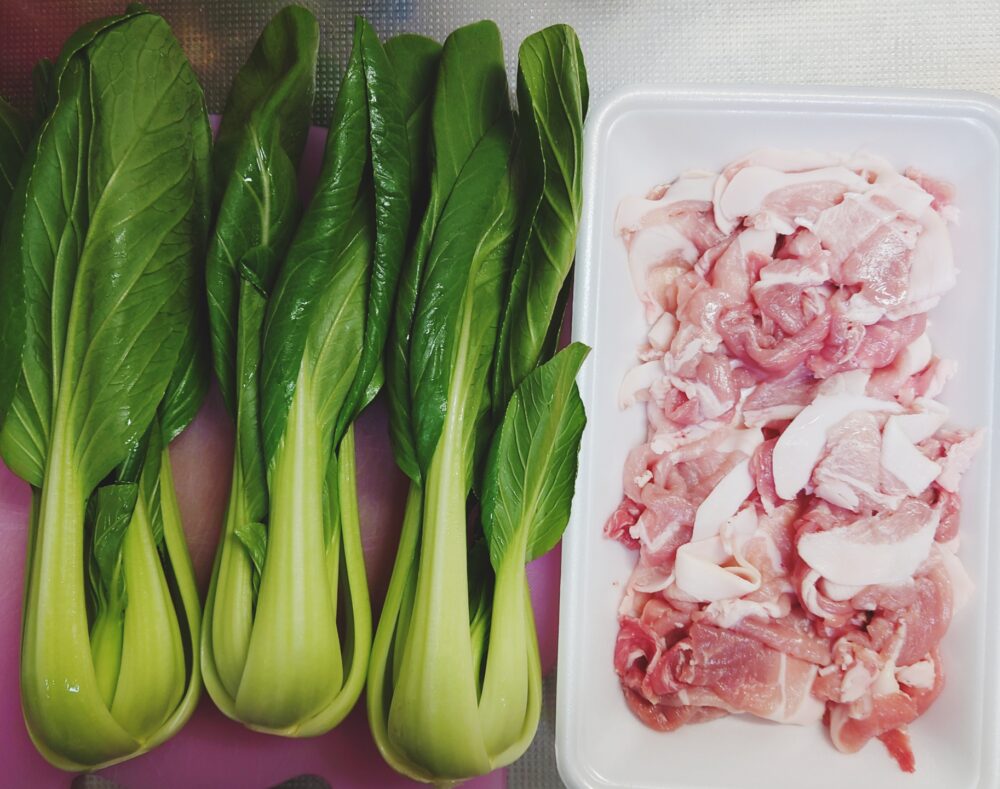 【簡単レシピ】豚こまとチンゲン菜のシャキシャキ生姜炒め　材料