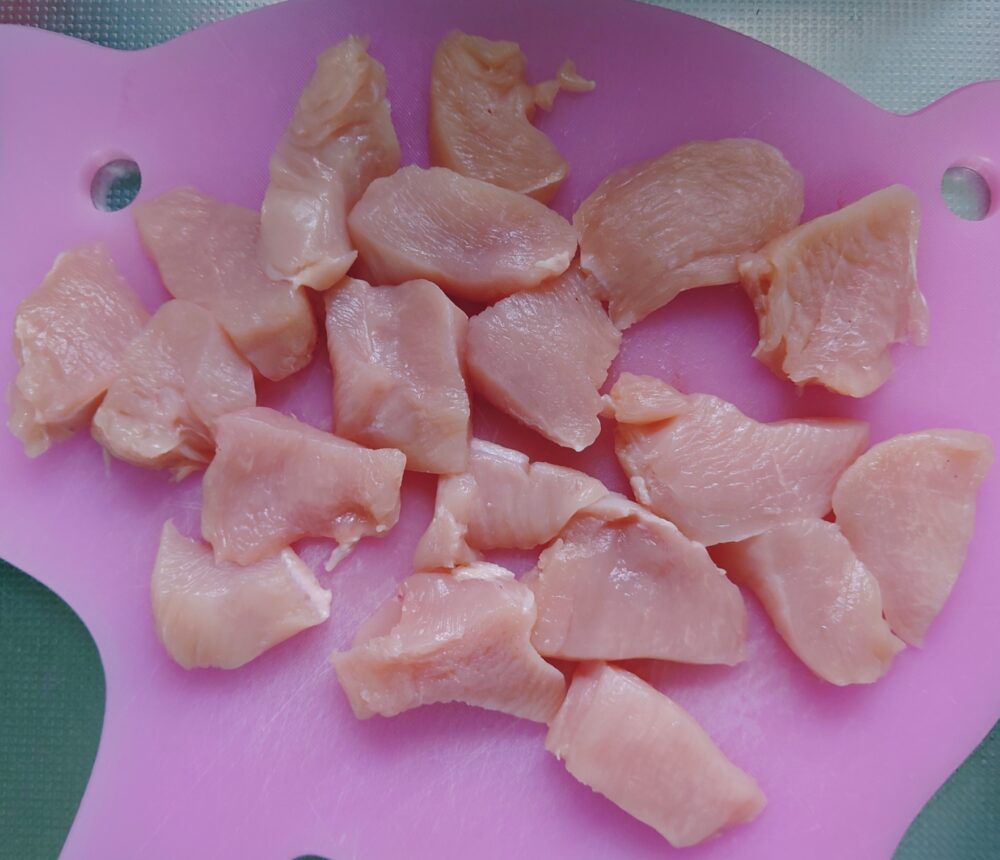 【簡単レシピ】鶏むね肉のタンドリーチキン　作り方１